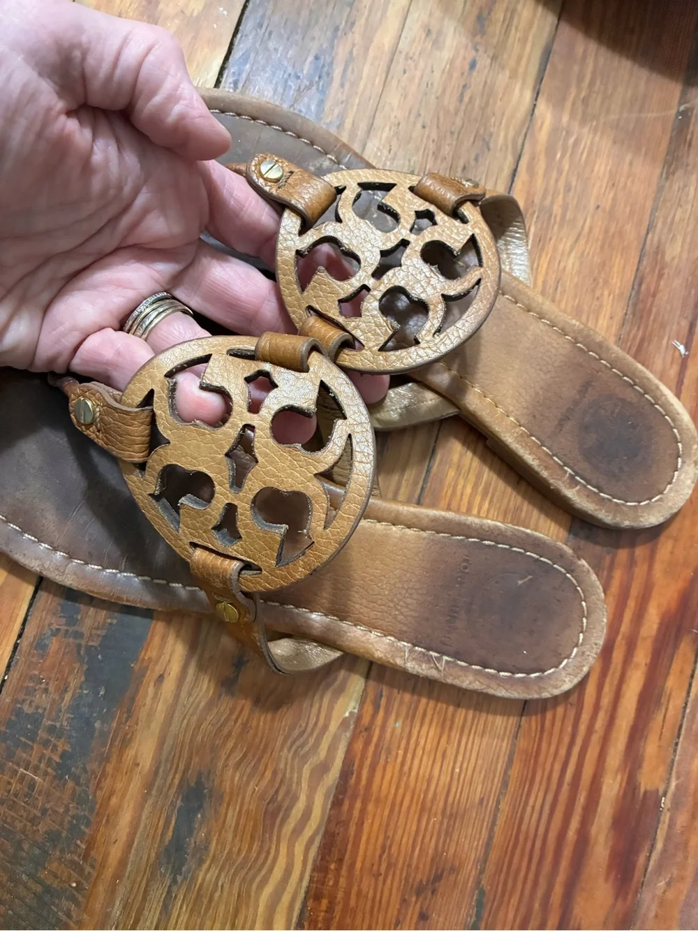 Tory Burch  Tan Leather Cutout Thong Sandals size 9.5